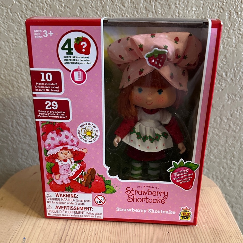 ⭐️⭐️SALE Strawberry Shortcake Kids Doll - Pink & Red